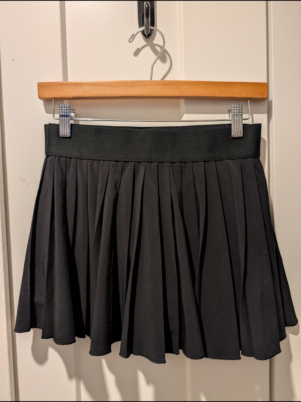 TNA Black Pleated Mini Skort/Tennis Skirt with Elastic Waistband